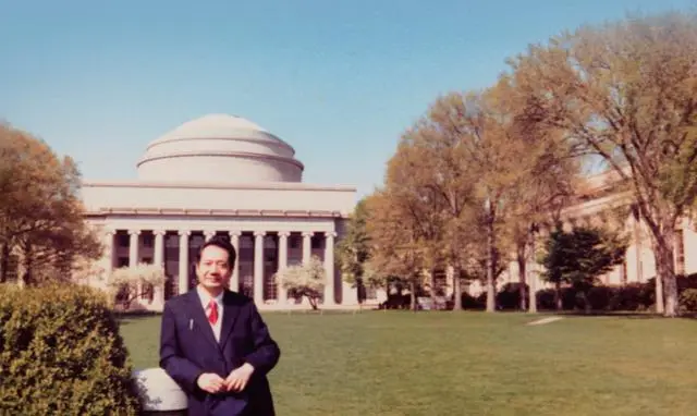 1981-1982年访问美国麻省理工学院.png
